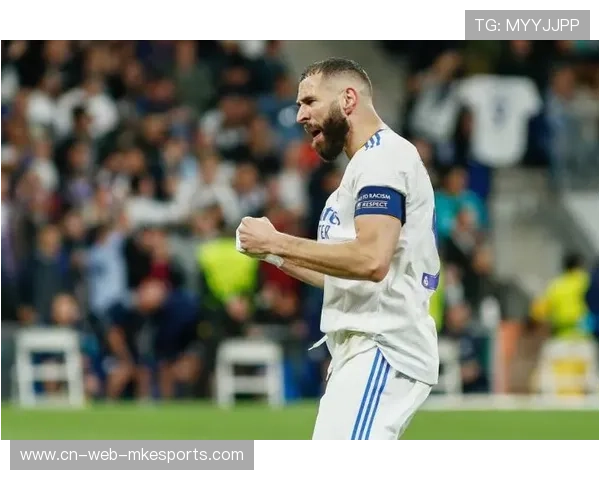 皇家马德里—本泽马门前冷静推射建功